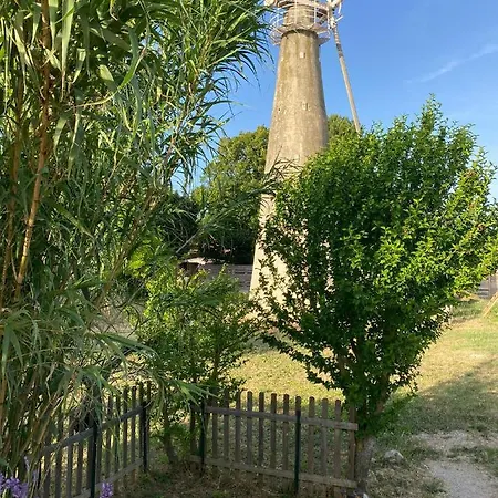 Roulotte Du Moulin Saint Valentin Roquemaure (Gard)
